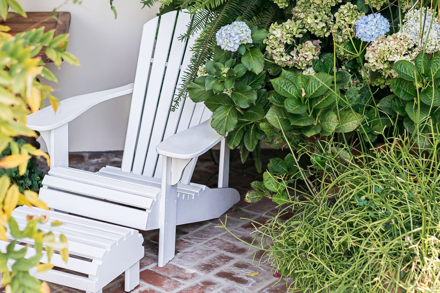 Enjoy the Outdoors With These 16 DIY Chair Plans