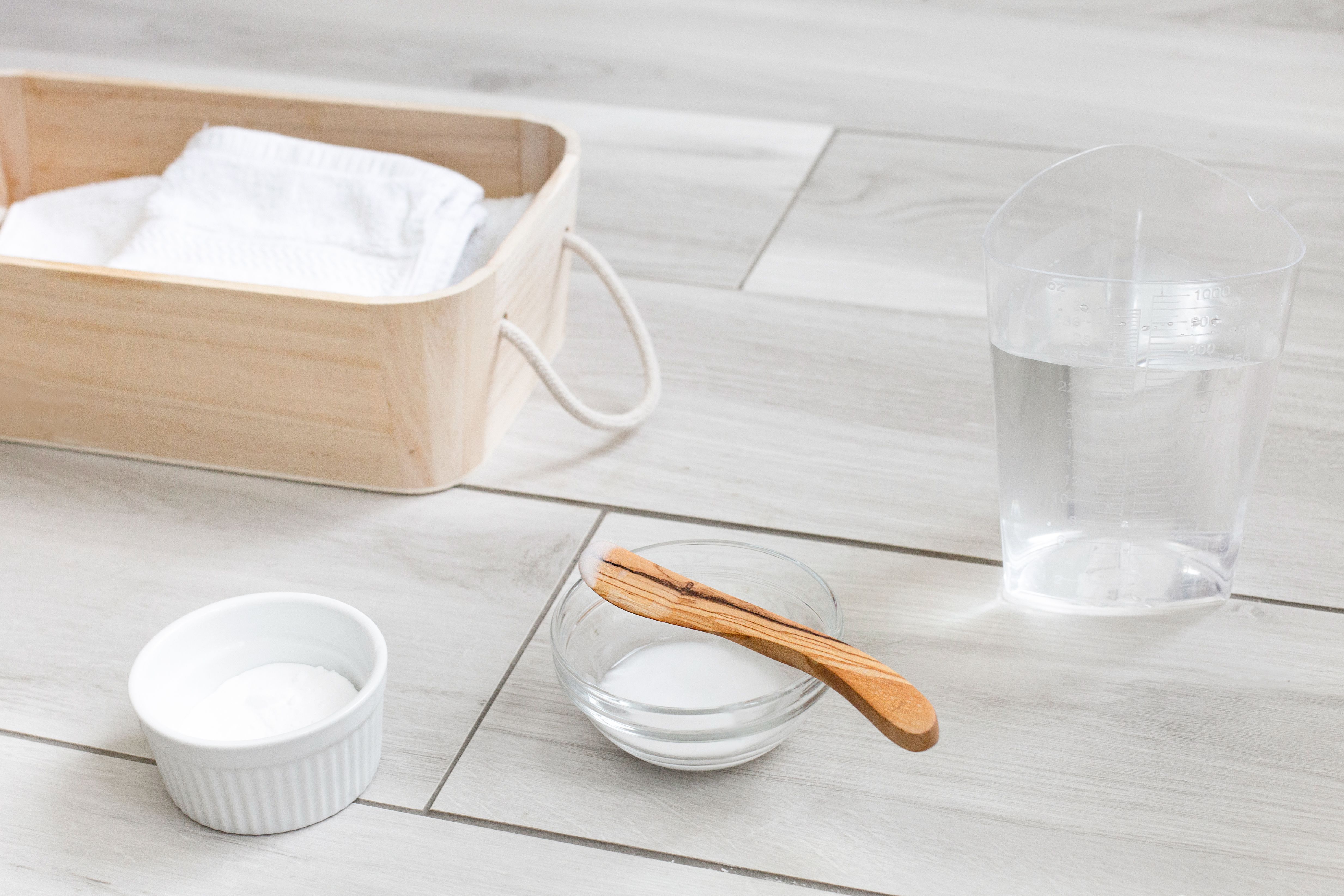How to Use Baking Soda for Stain Pre-Treating