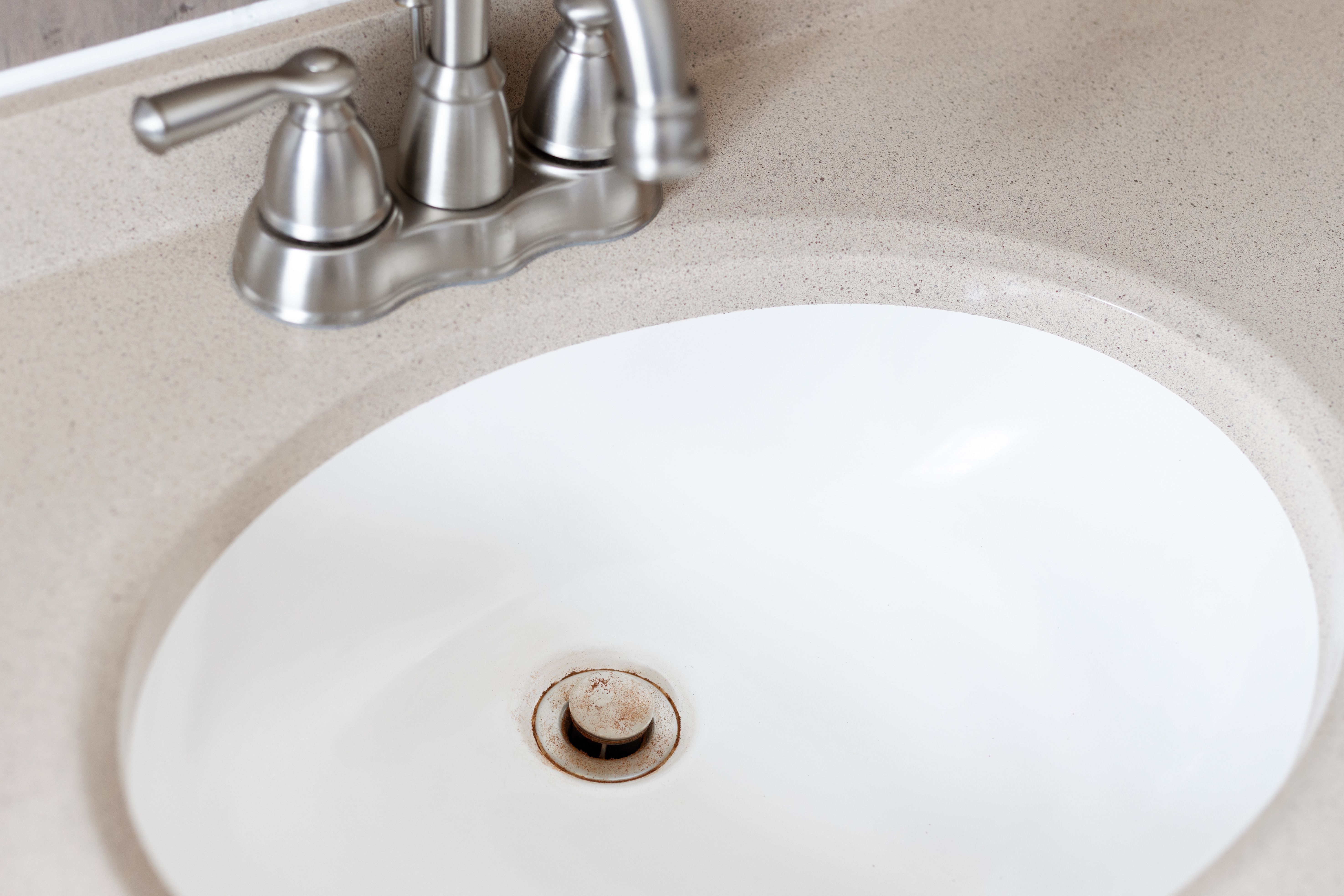 How to Remove Rust Stains From Toilets, Tubs, and Sinks