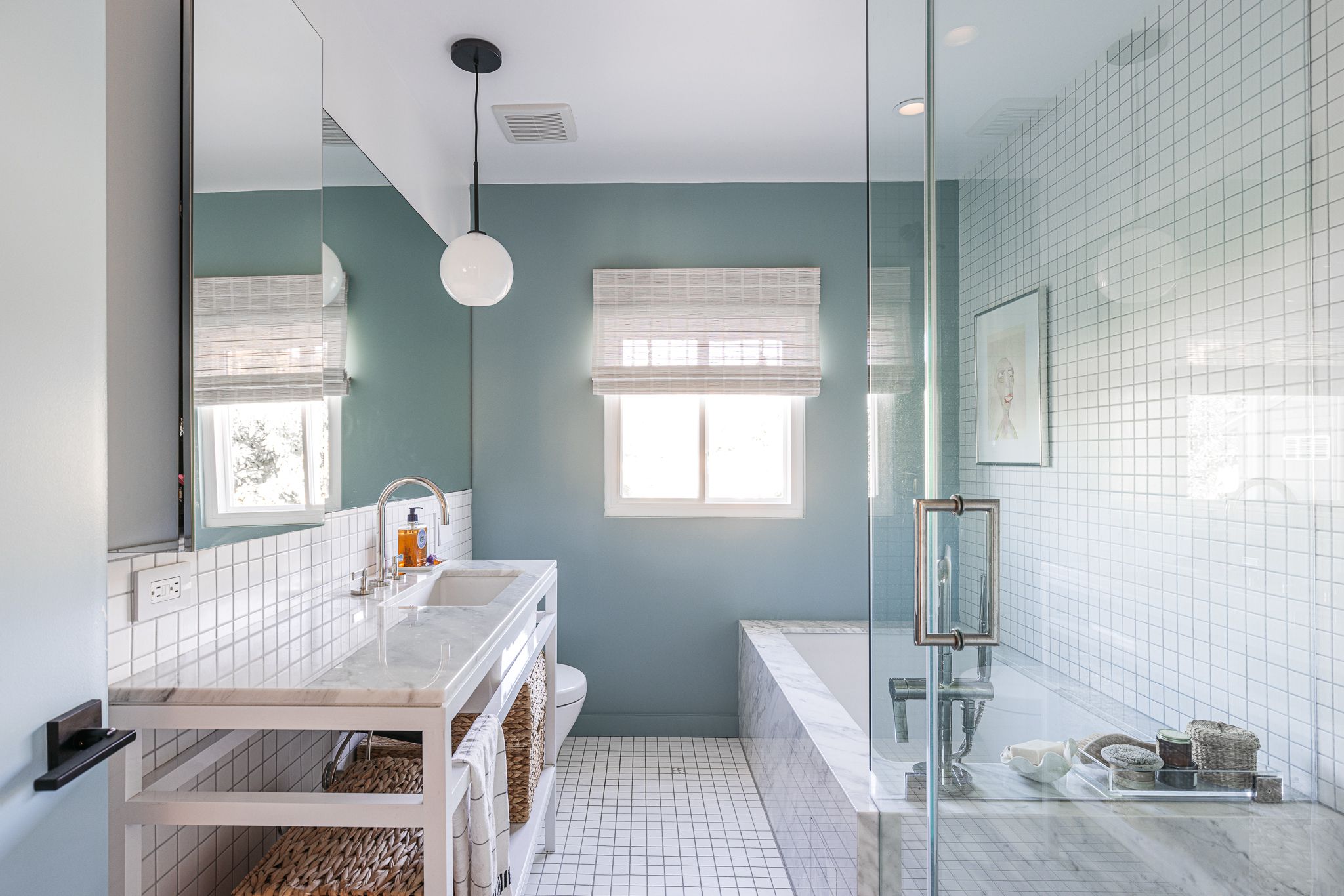 14 Pretty Tile Ideas for Small Bathrooms