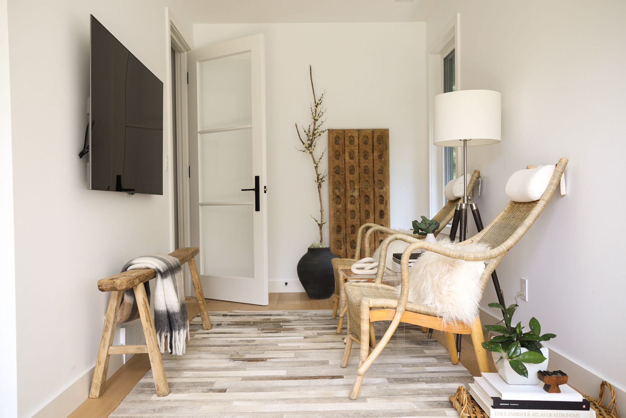 Easy Tricks to Make a Small Room Look Bigger
