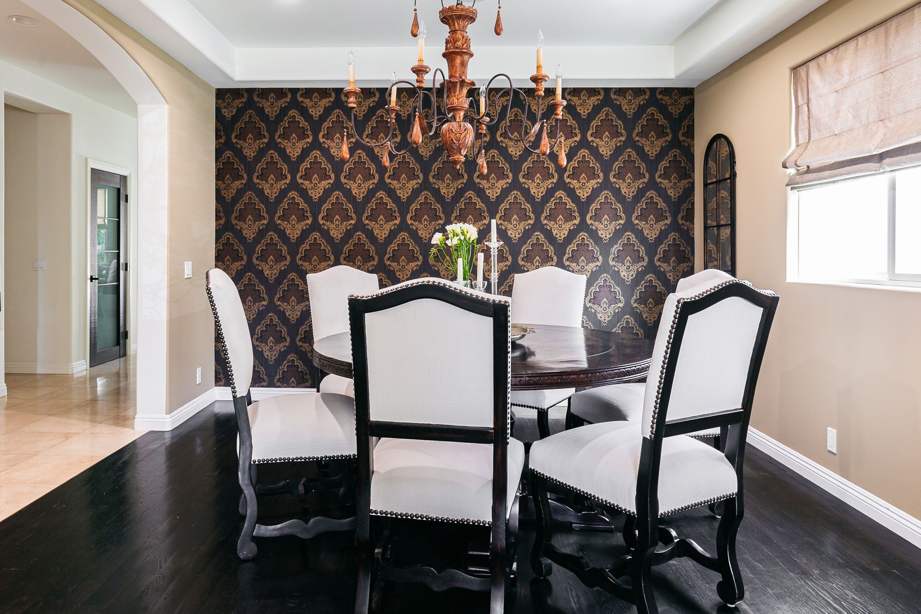 Amazing Dining Room Wallpaper Ideas to Try