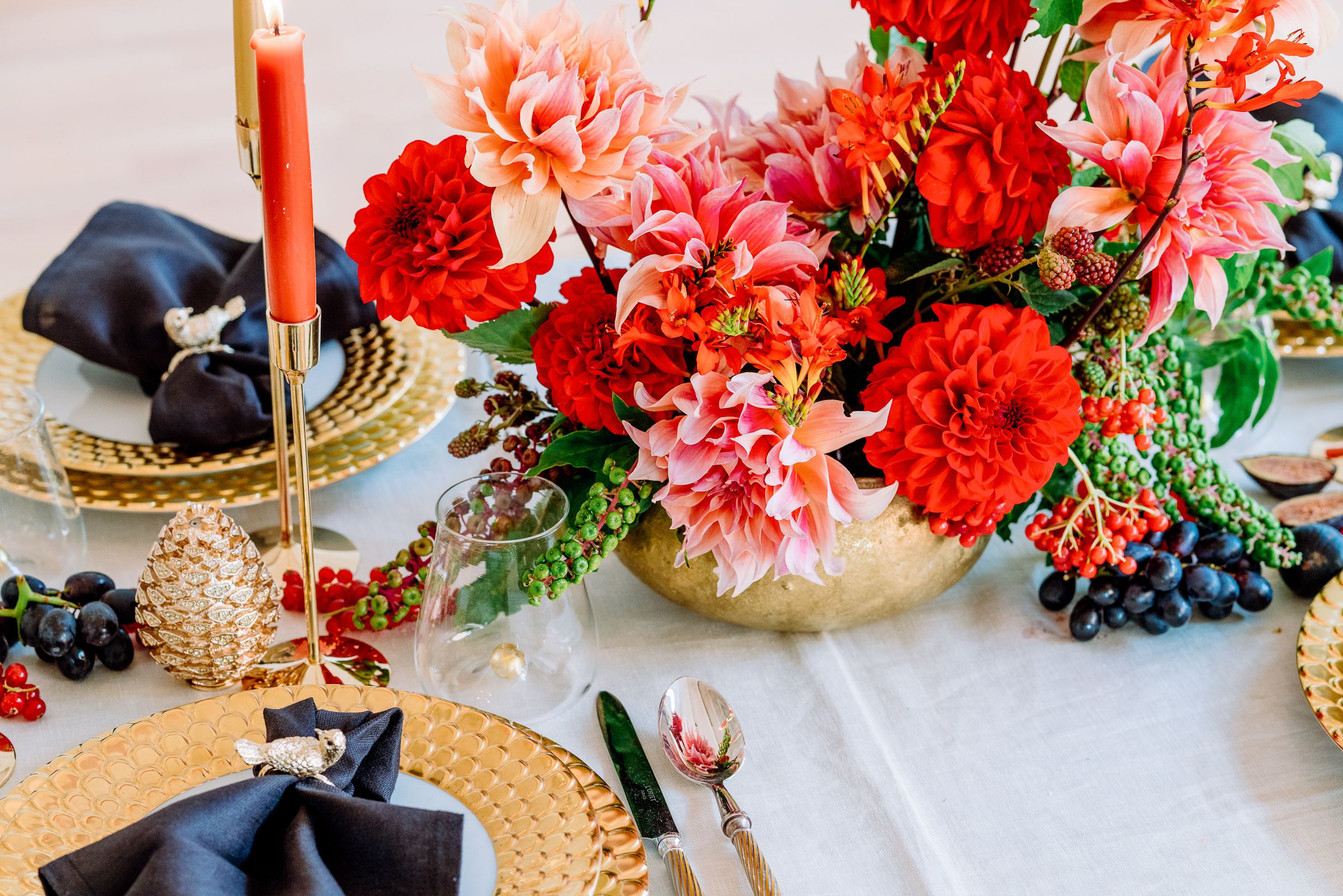 Designer-Approved Tablescapes for All Your Autumn Gatherings