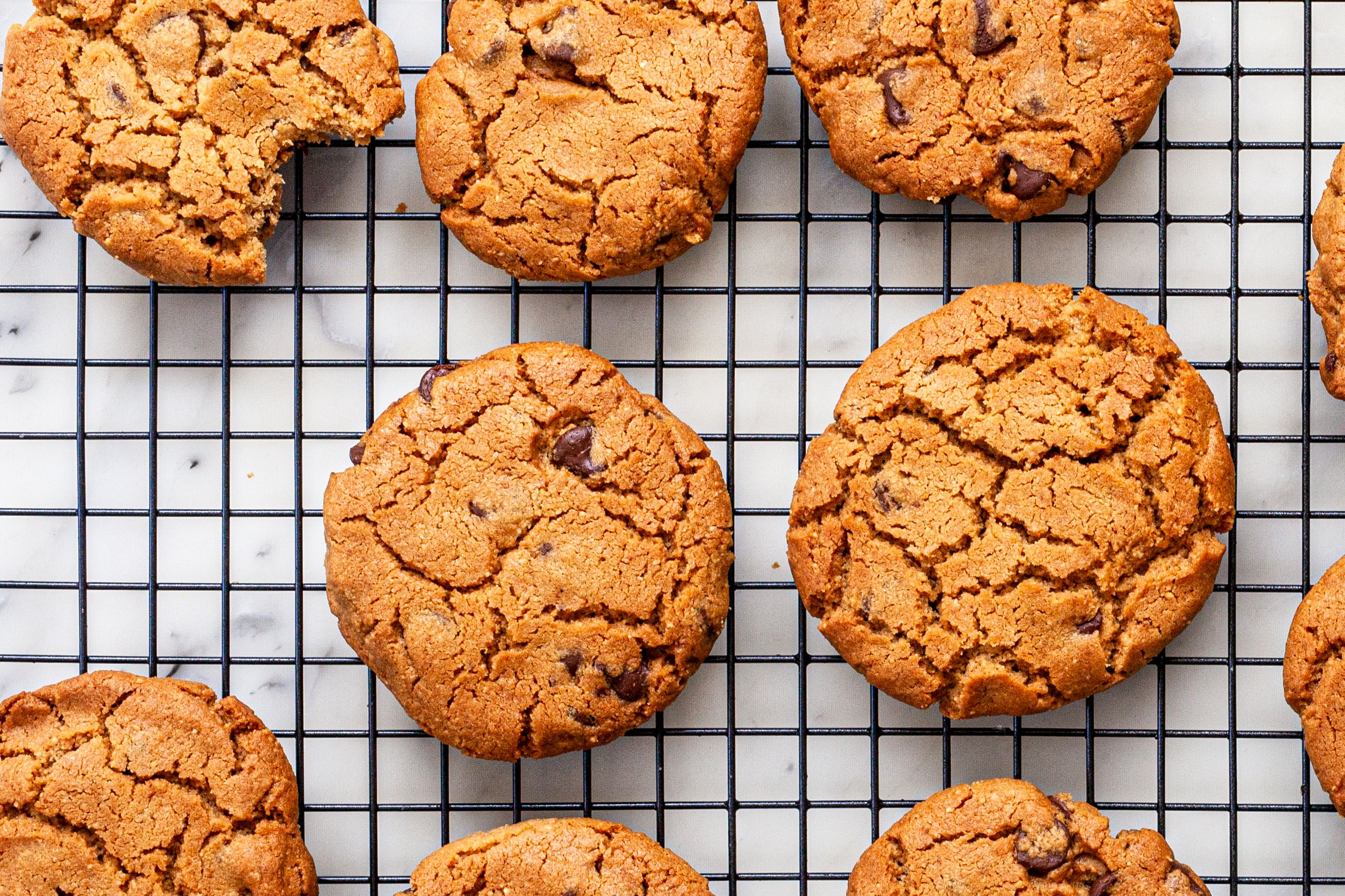 Flourless PB Chocolate Chip Cookies