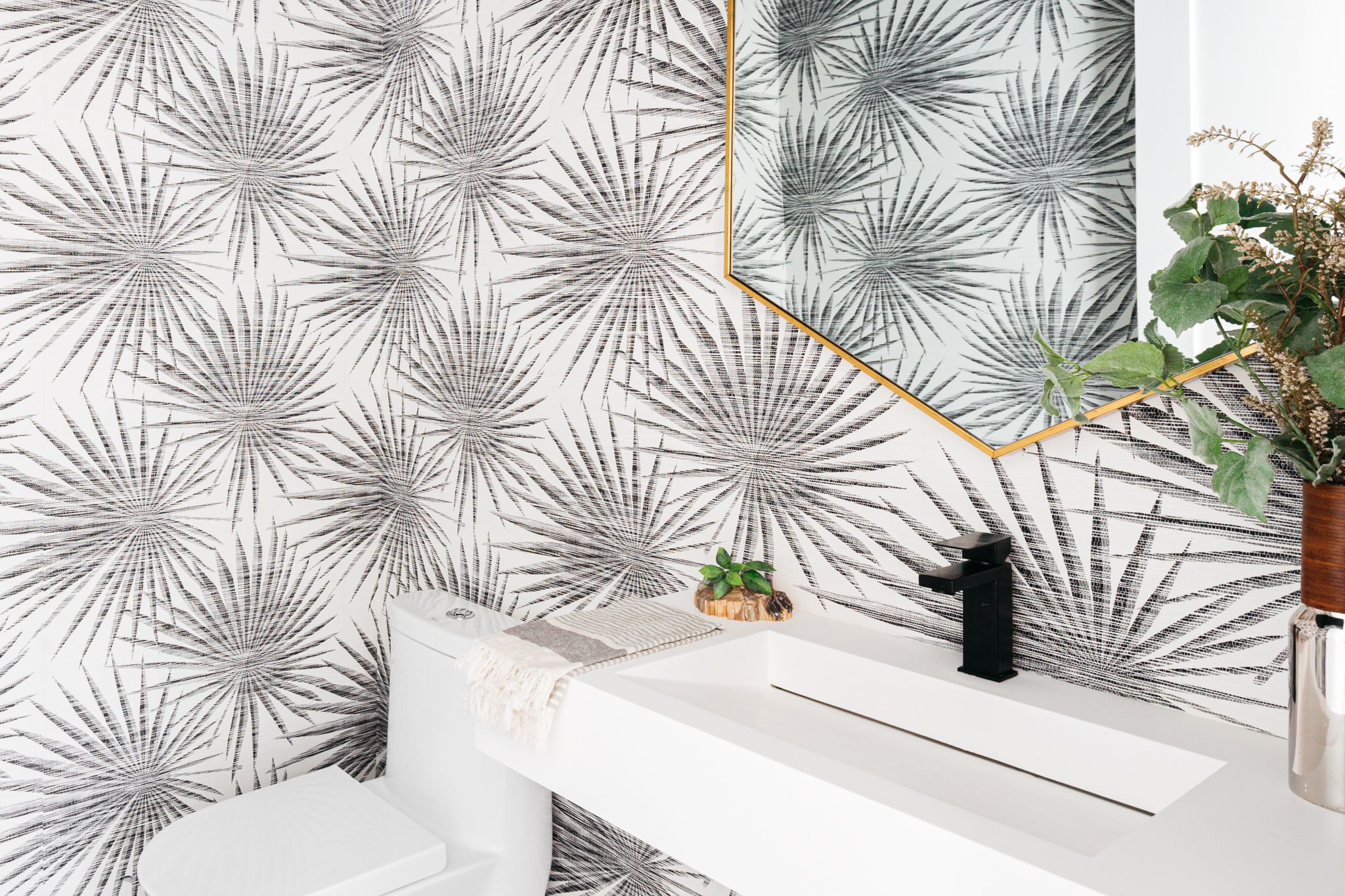 14 Beautiful Bathroom Wall Decor Ideas to Try
