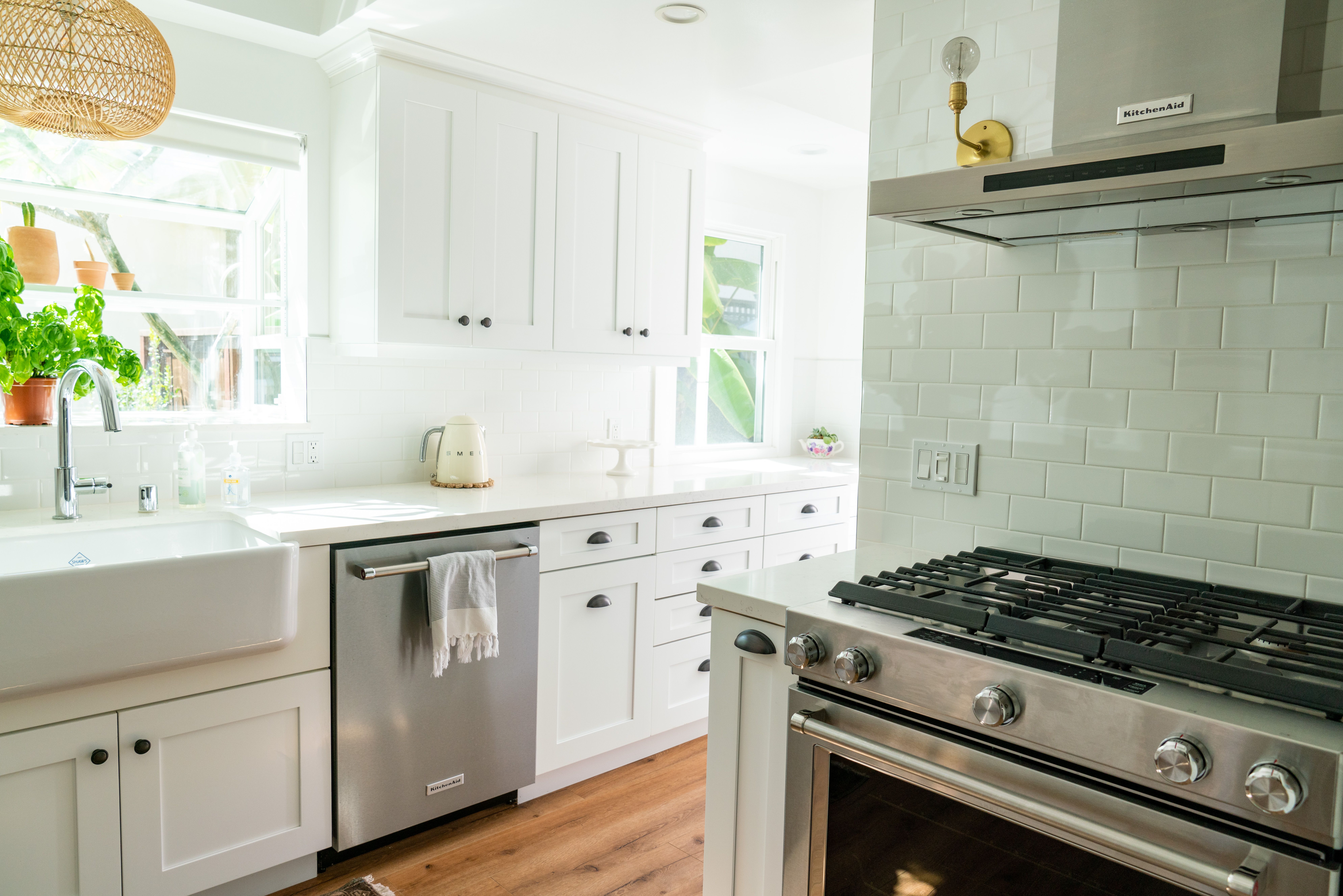 4 Tricks to Make a Small Kitchen Look Larger