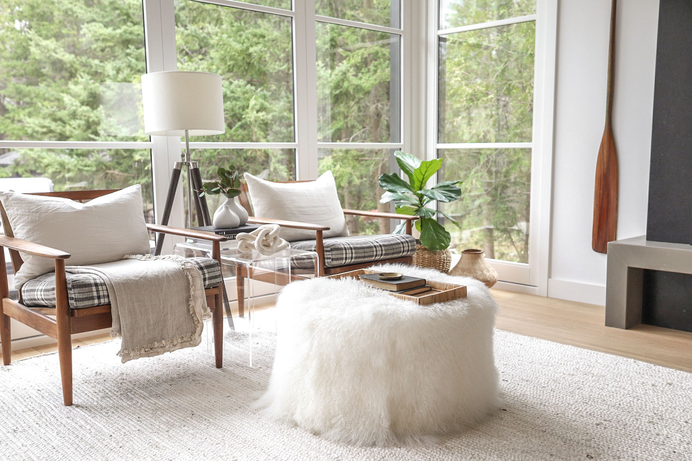 7 Coffee Table Ideas for Small Living Rooms