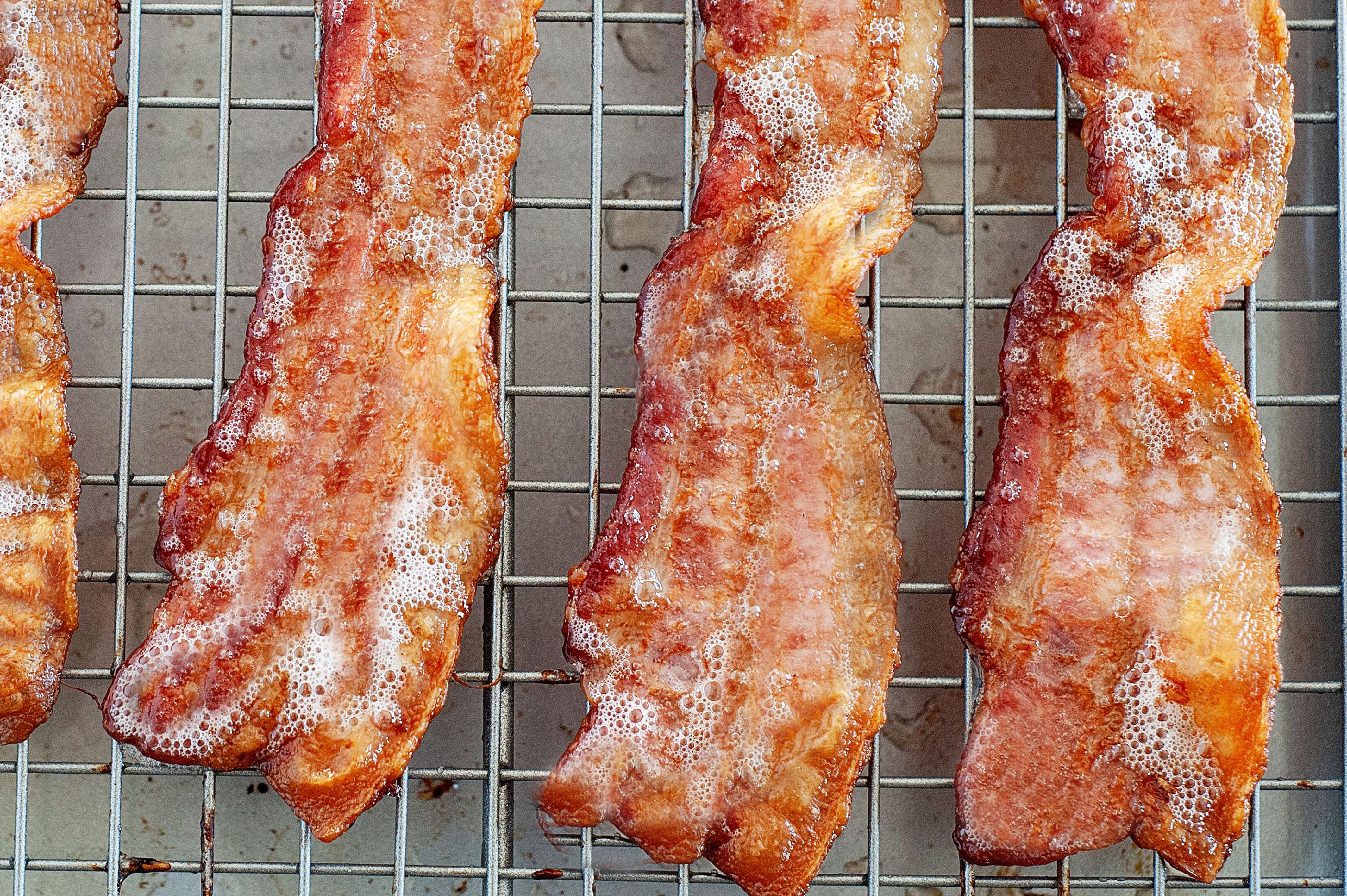 How to Make Bacon in the Oven