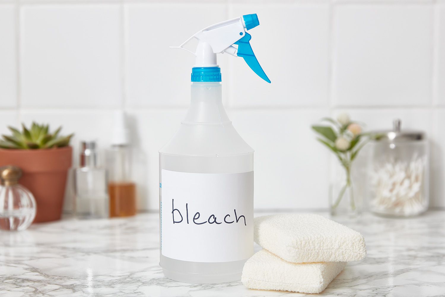 How to Make a DIY Disinfecting Bleach Cleaning Spray