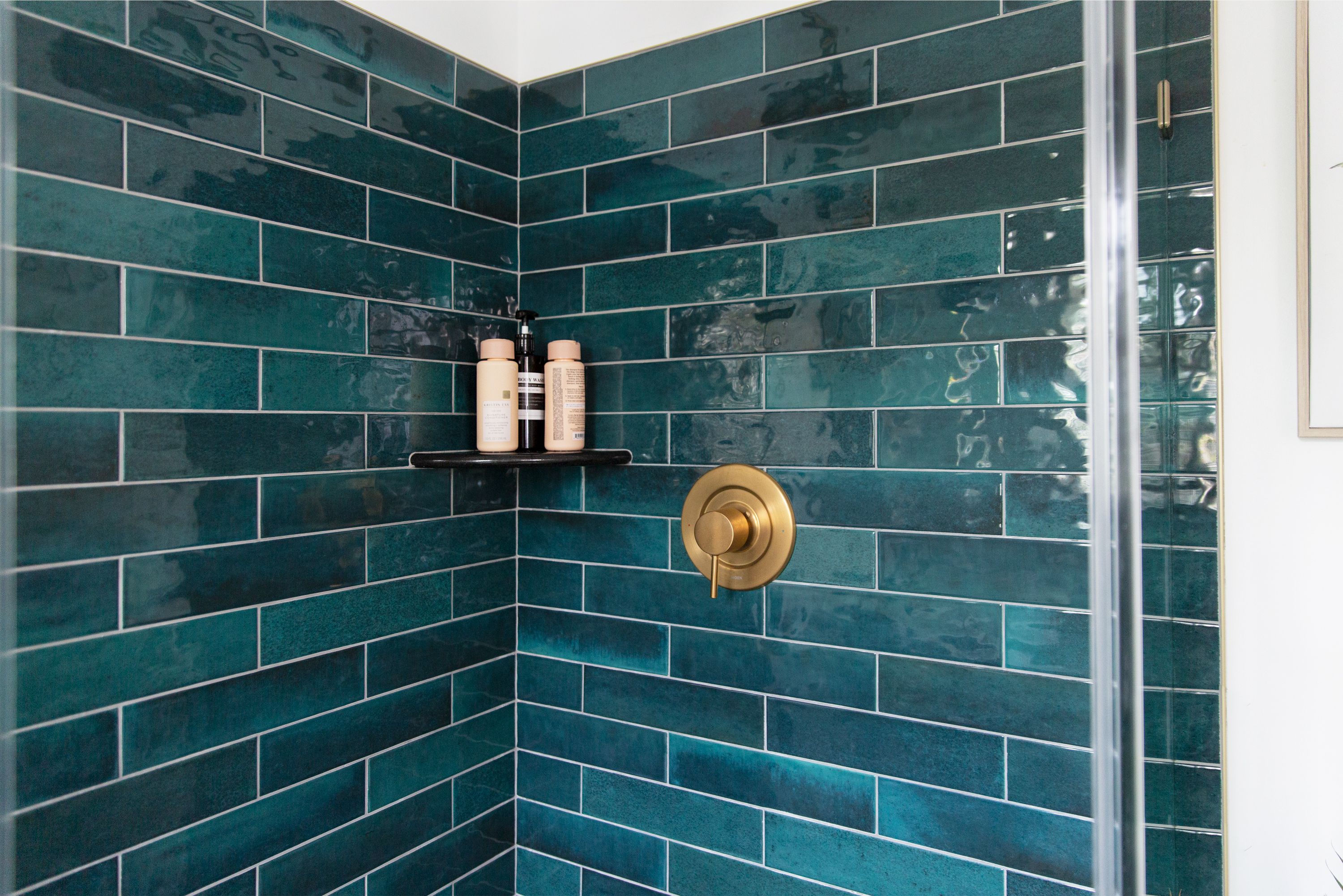 32 Beautiful Bathroom Tile Ideas We Want to Copy