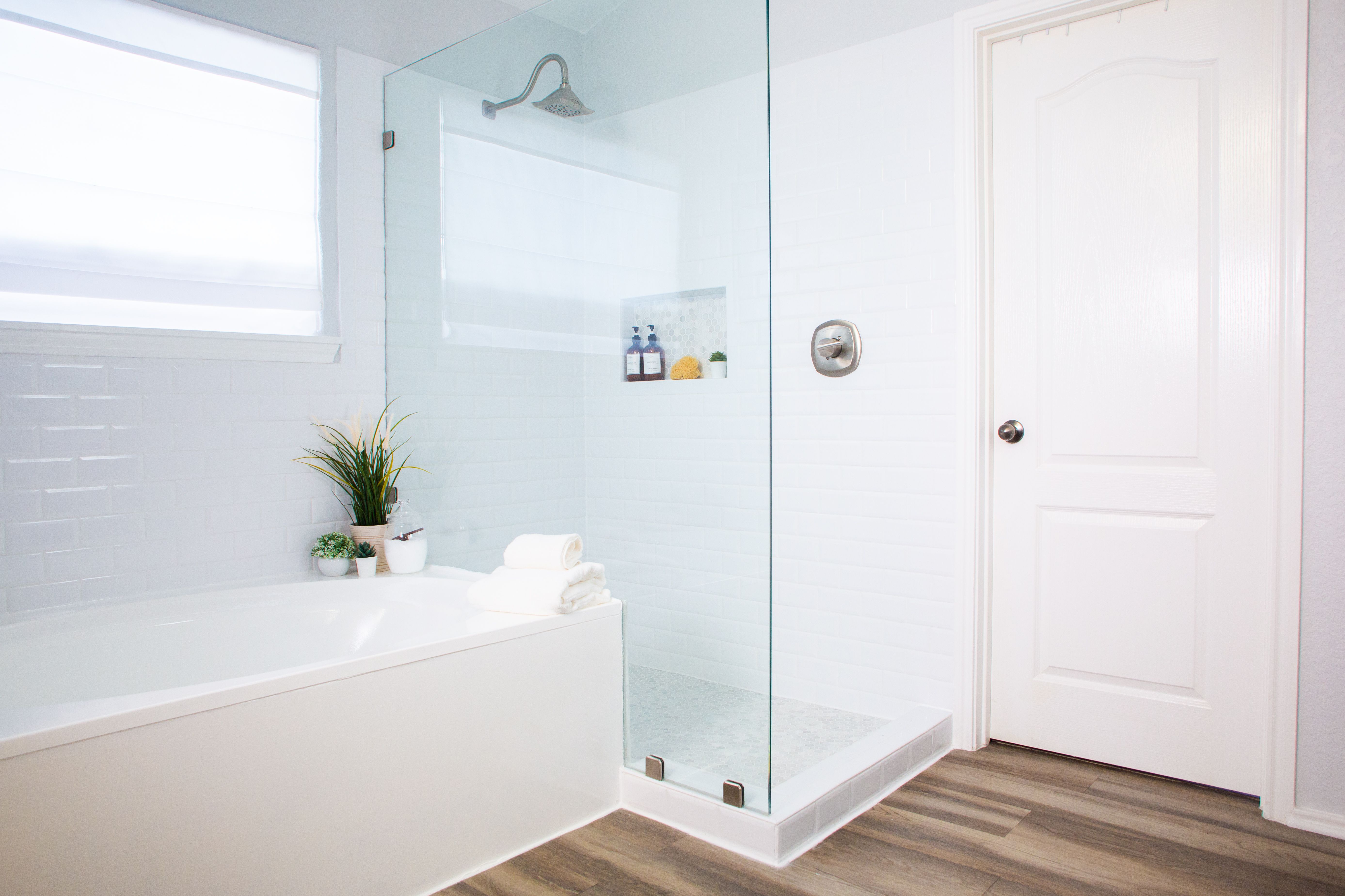 30 Shower Ideas That Work for Any Bathroom