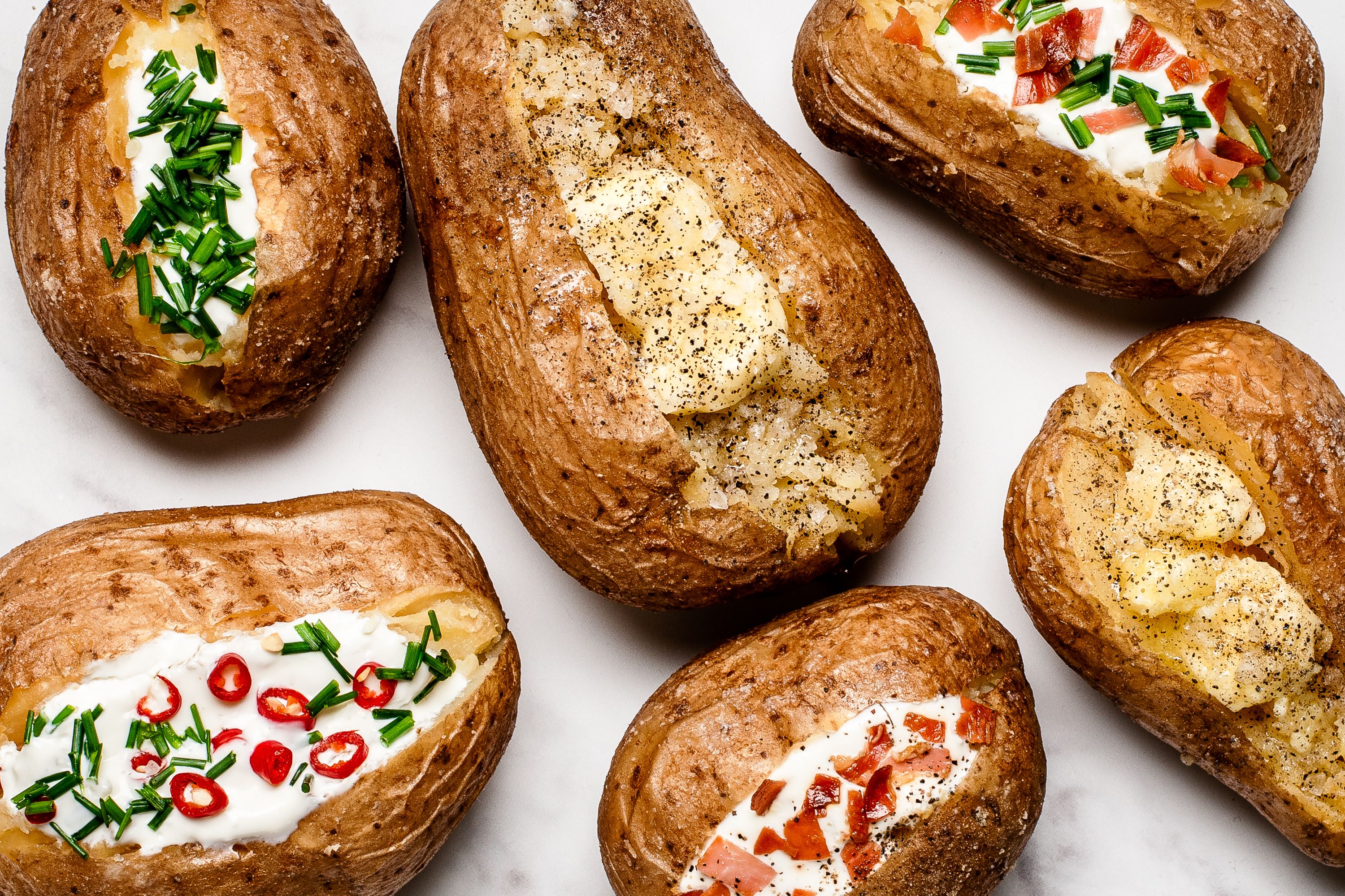 How to Bake a Potato the Fast and Easy Way