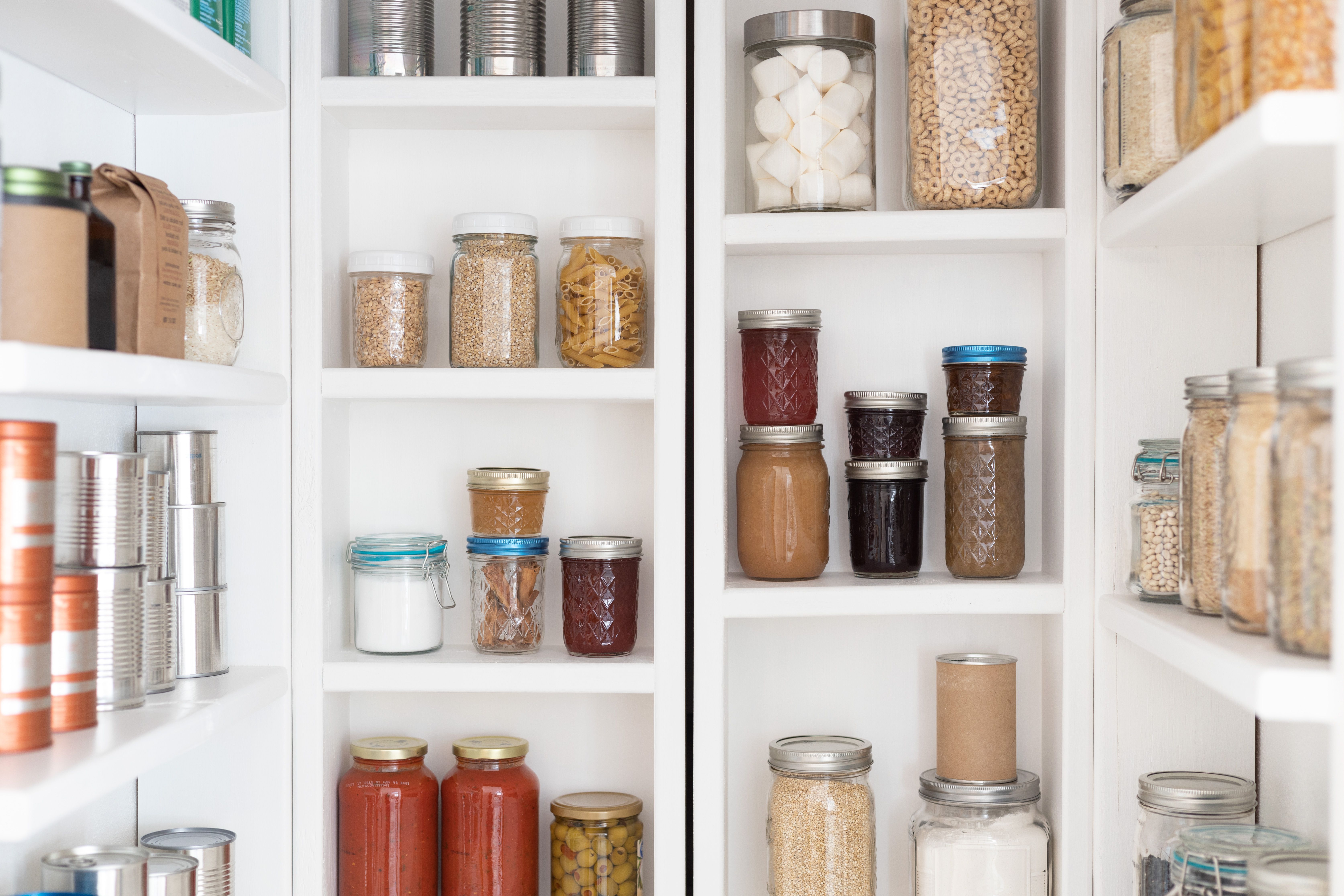 6 Clever Ideas to Organize Your Kitchen Pantry