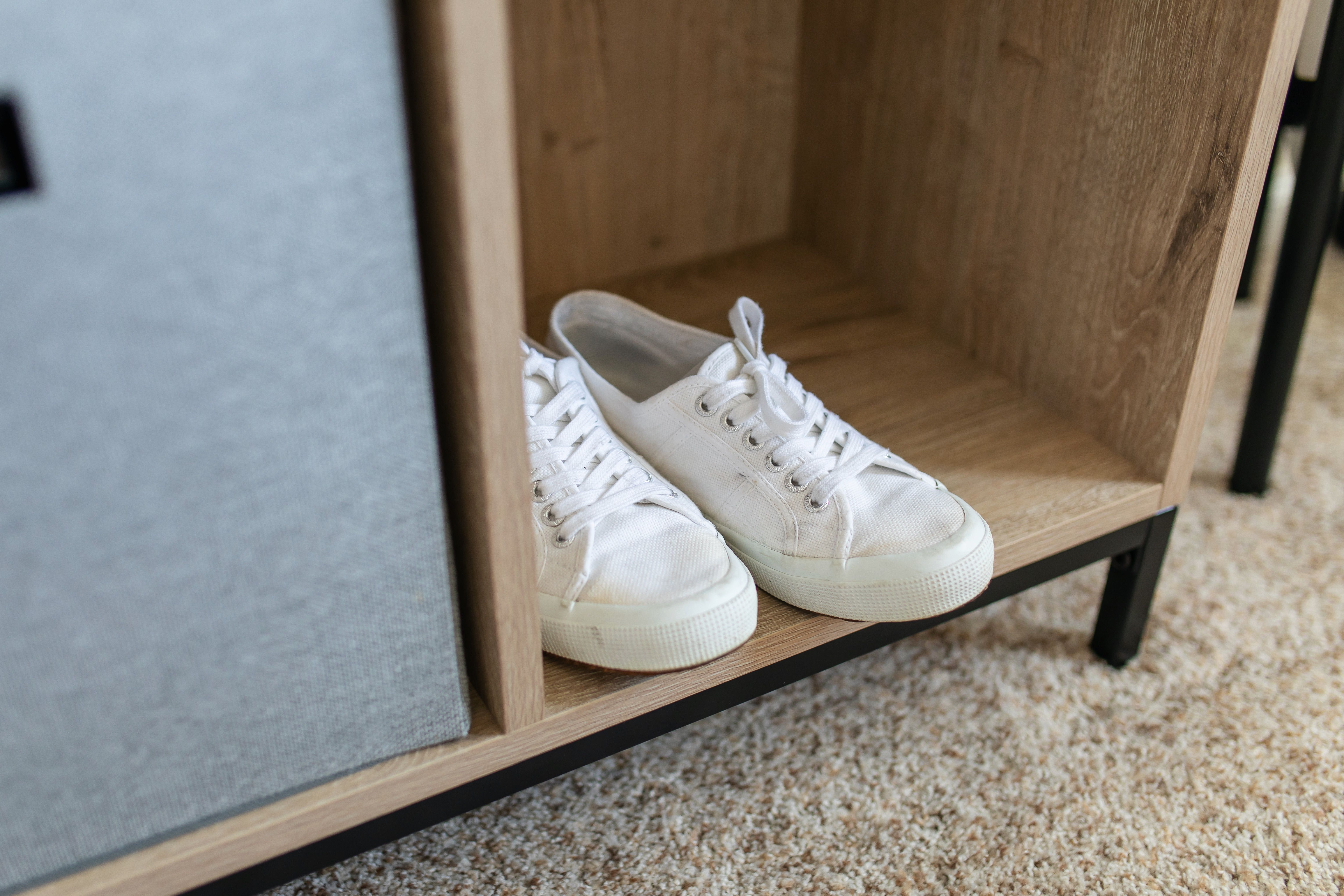 The Cheap Fix for Removing Odors From Shoes