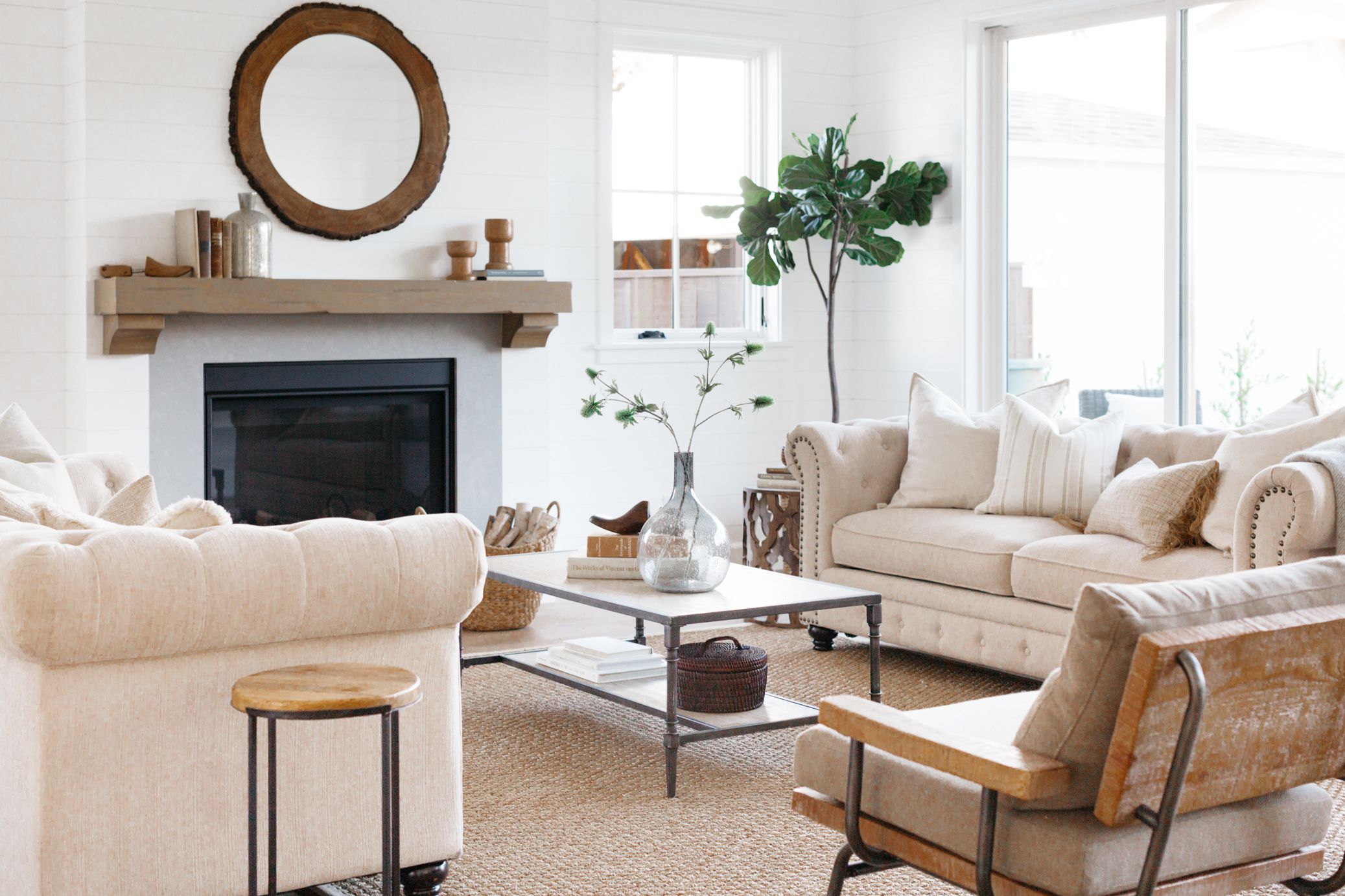 Dos and Donts of Decorating a Living Room