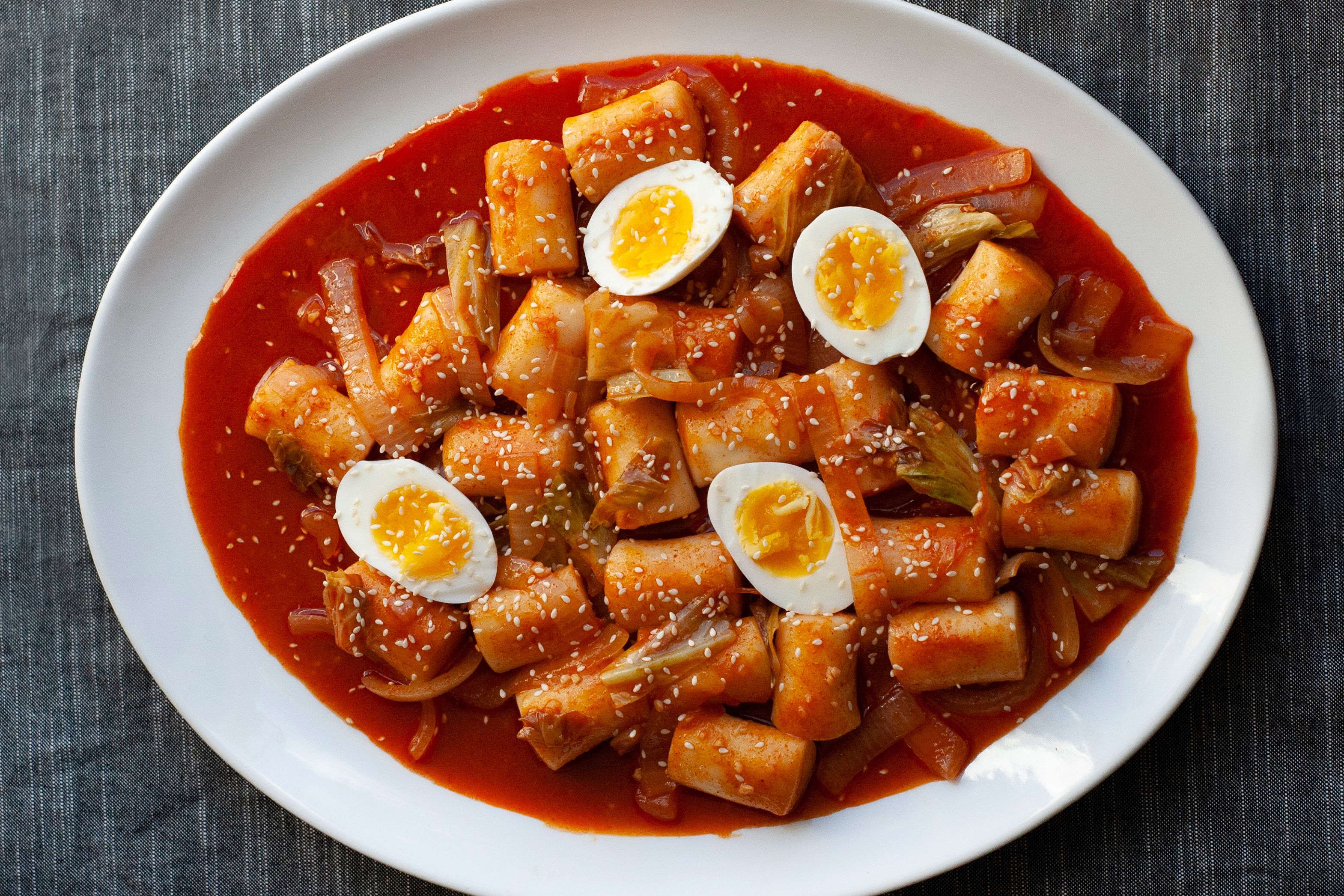 Make Korean Tteokbokki for an Easy Dinner Tonight!