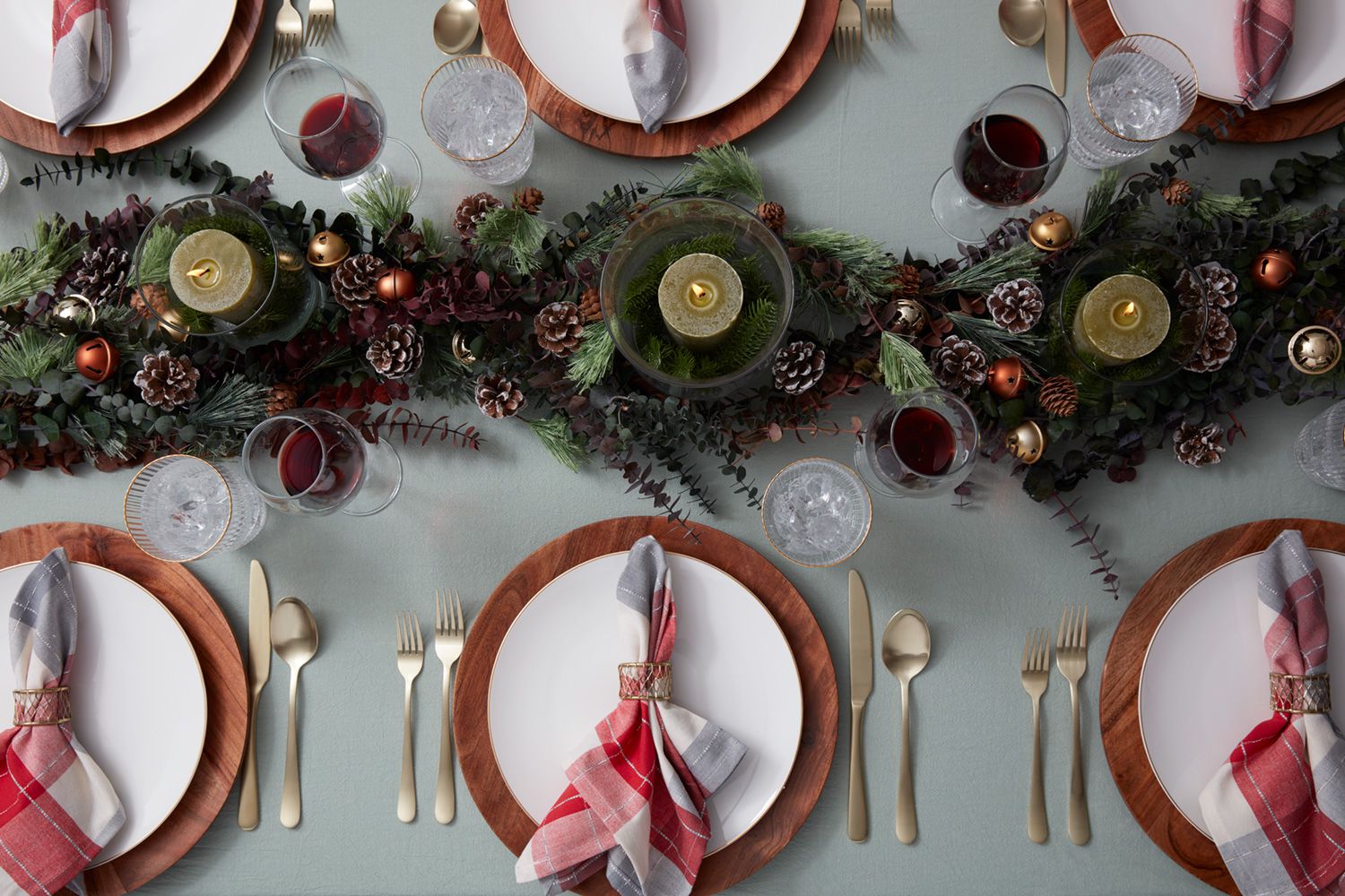 44 Christmas Table Decorating Ideas for Holiday Cheer