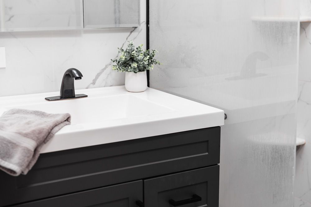 6 Tricks to Keep Your Bathroom Mold-Free