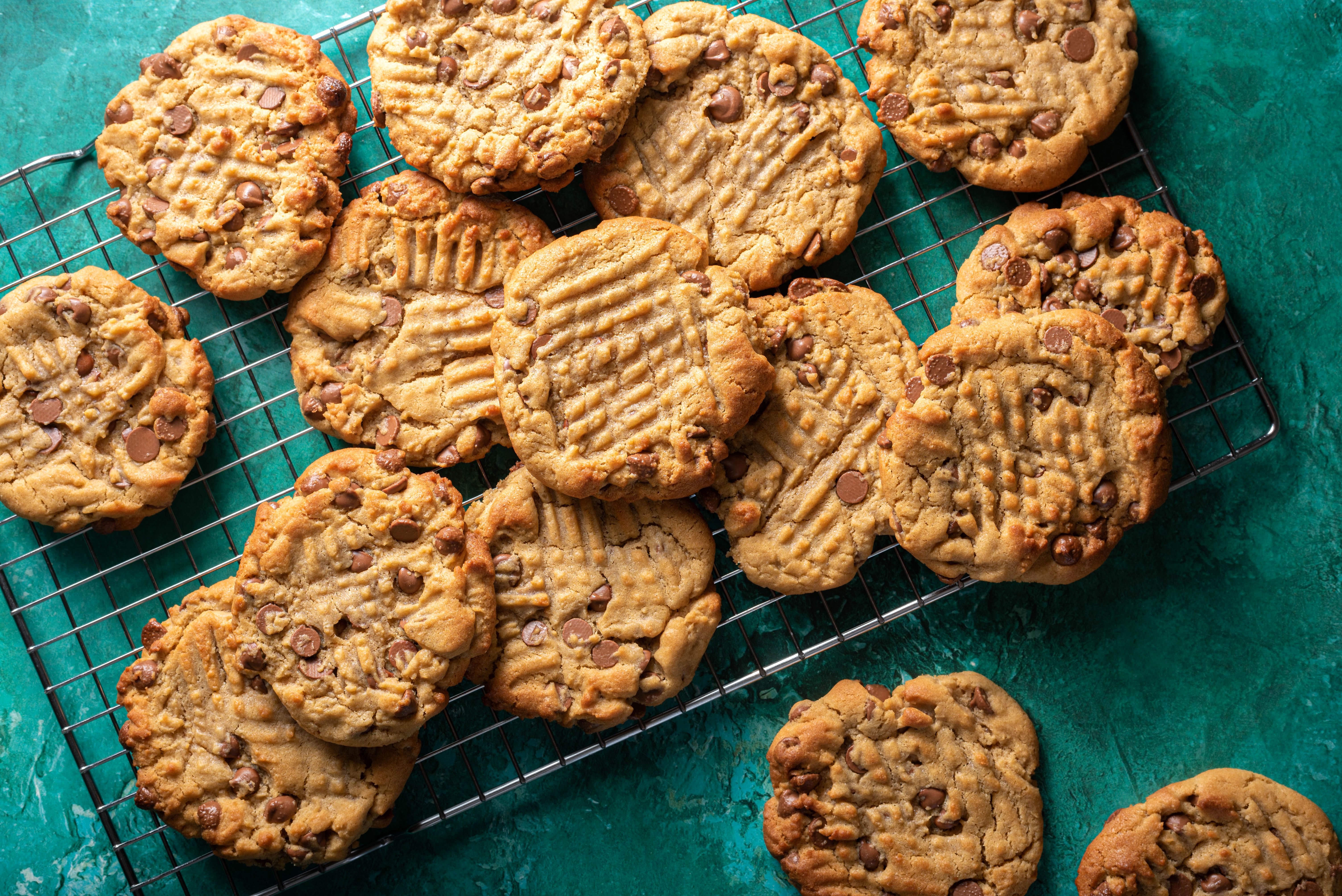 Soft Peanut Butter Chocolate Chip Cookies