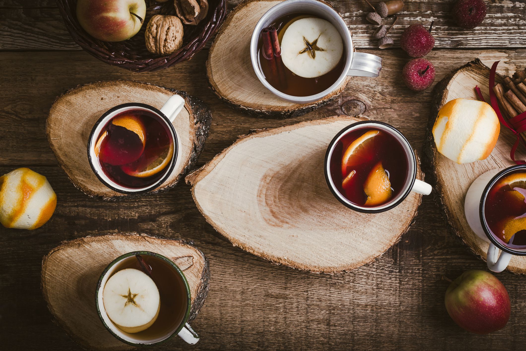 6 Natural Ways to Make Your Home Smell Like the Holidays