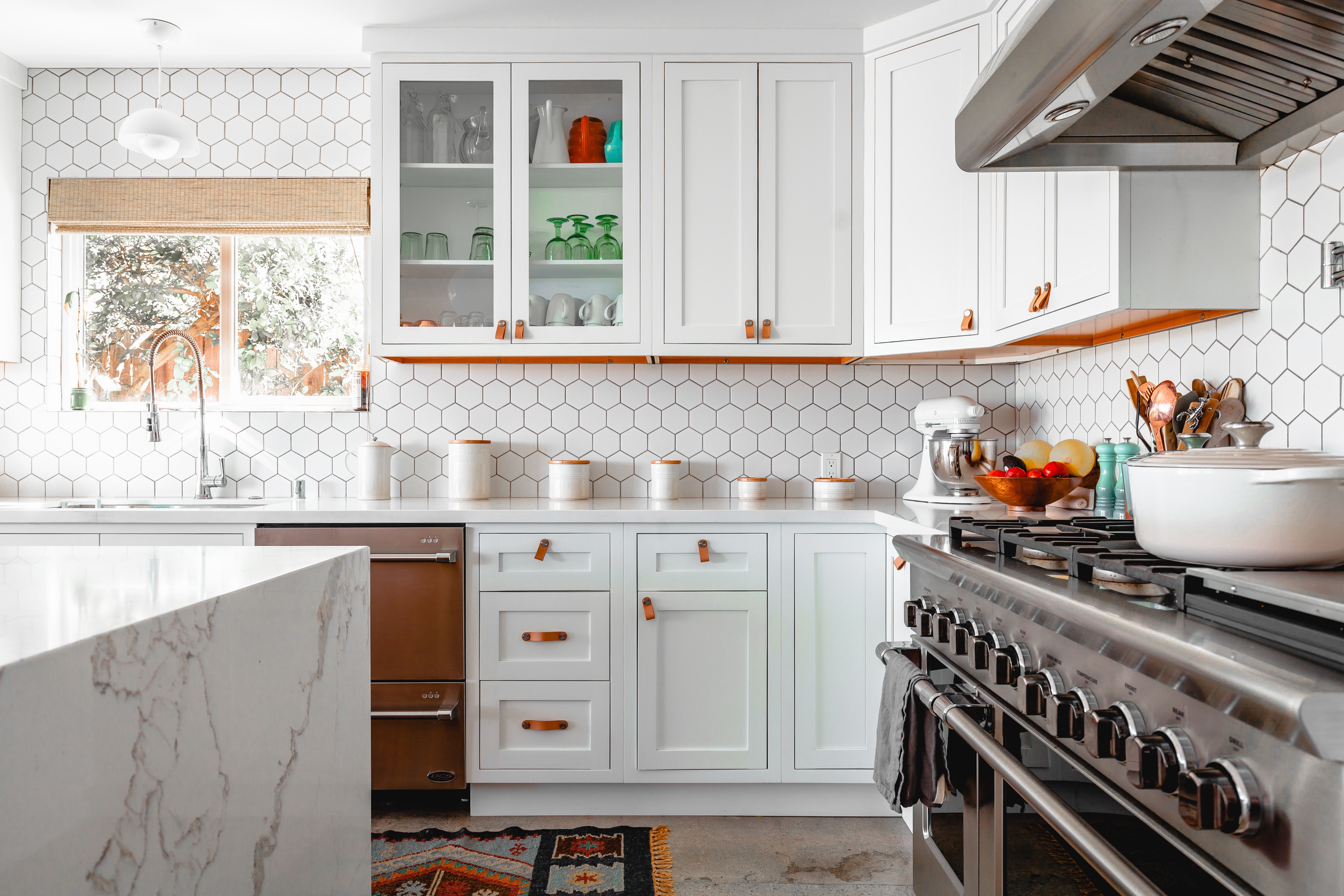 The Biggest Problems With All-White Kitchens