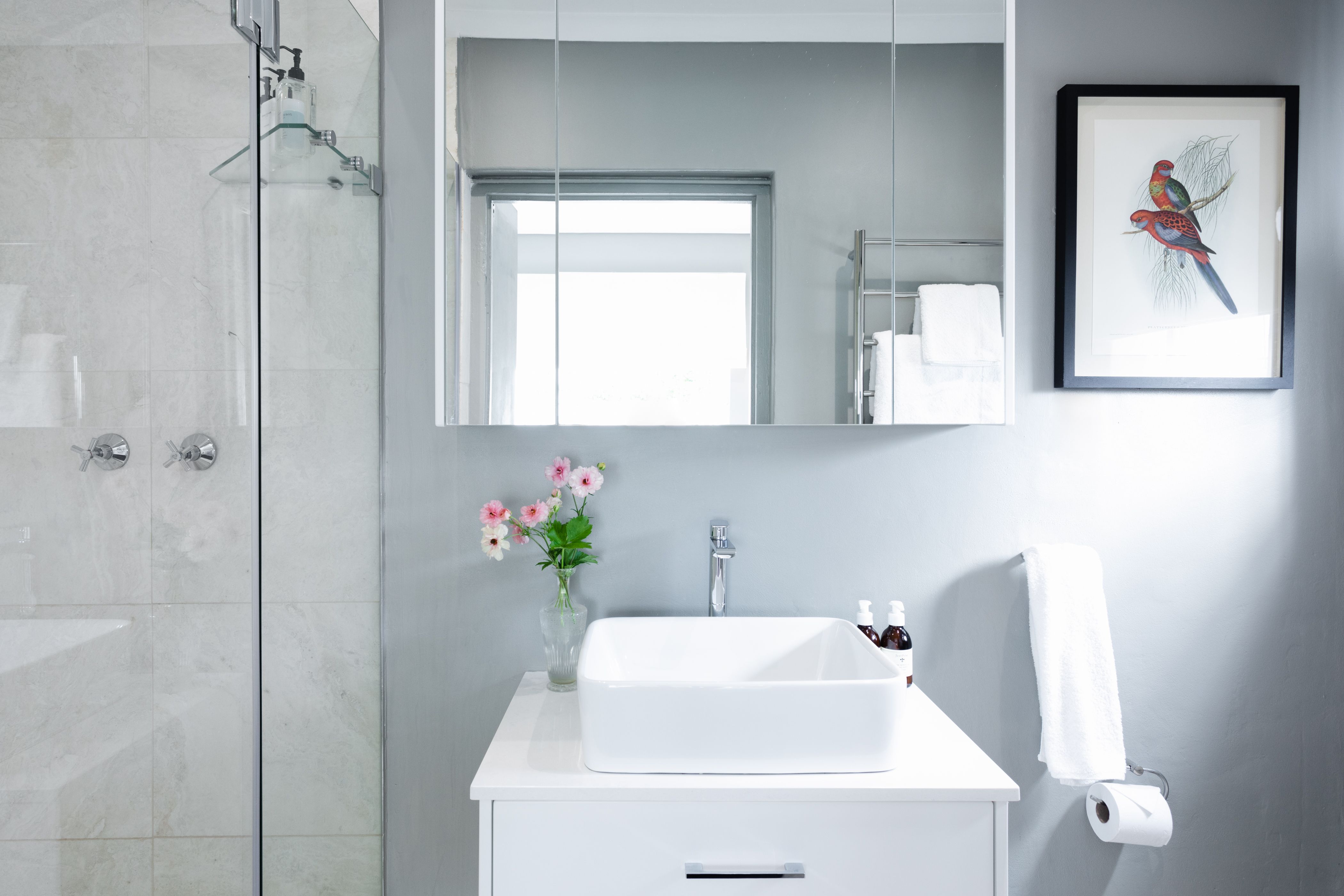 23 Gorgeous Gray Bathrooms We Want to Copy