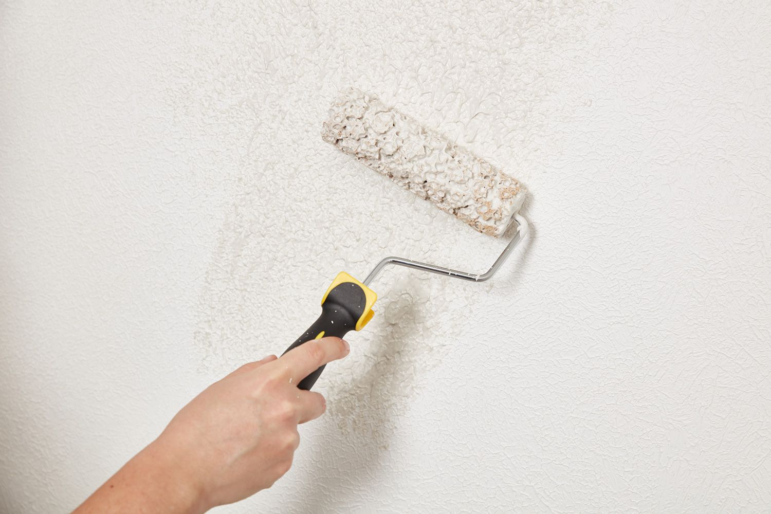 How To Texture A Wall With A Roller